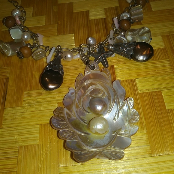 Handcrafted Pearl and Mother of Pearl Set - Picture 2 of 6